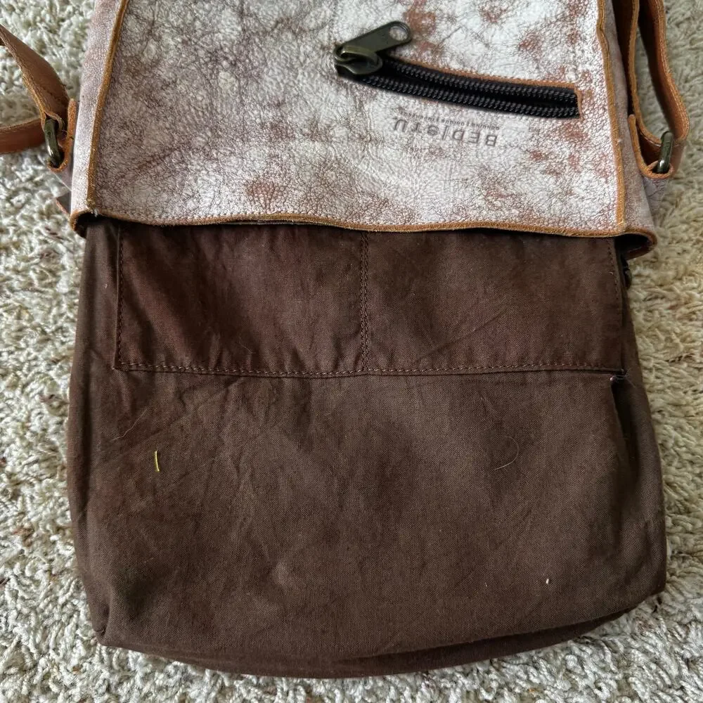 BED STU Venice Beach Leather Buckled Crossbody Purse Nectar Lux Tan Rustic